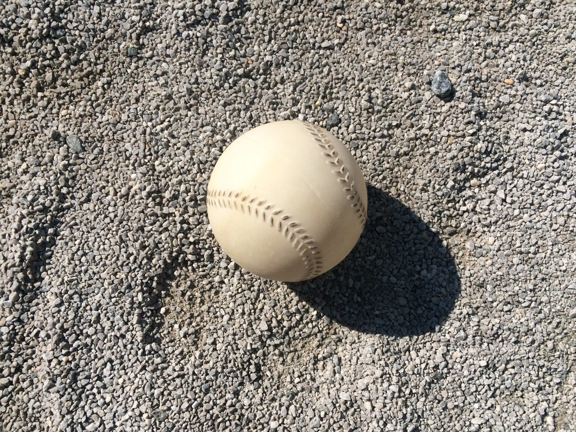 野球ボール砂